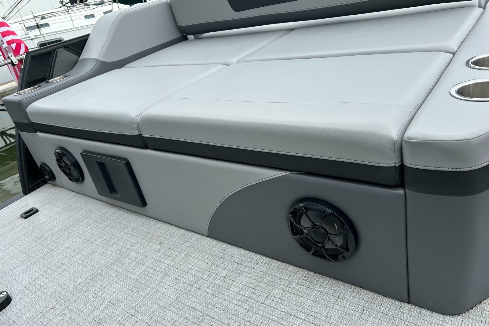 2025 South Bay 525 Tritoon