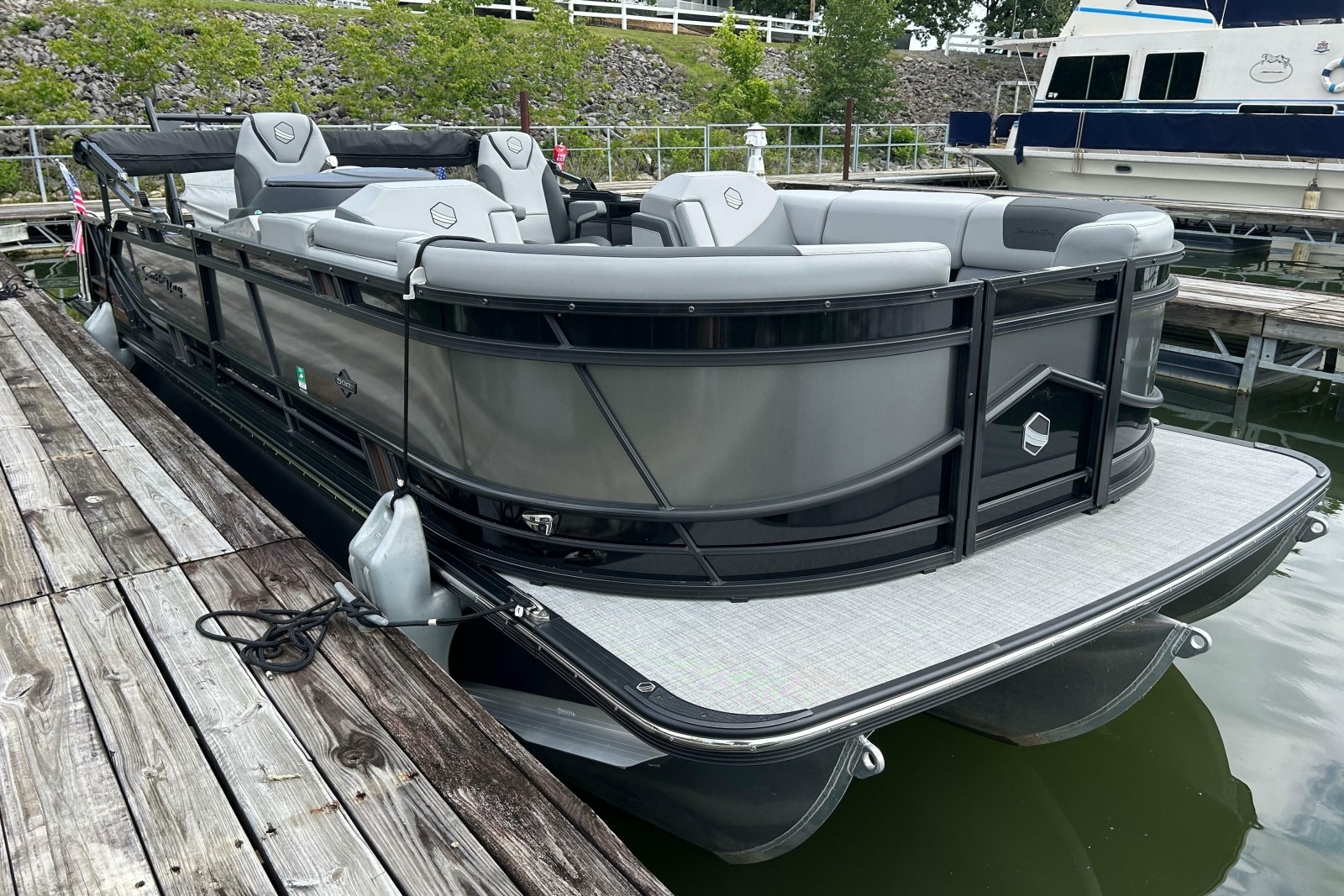 2025 South Bay 525 Tritoon
