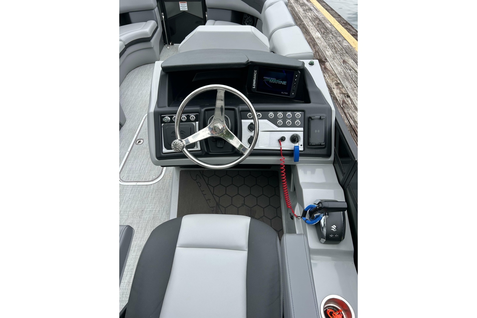 2025 South Bay 525 Tritoon