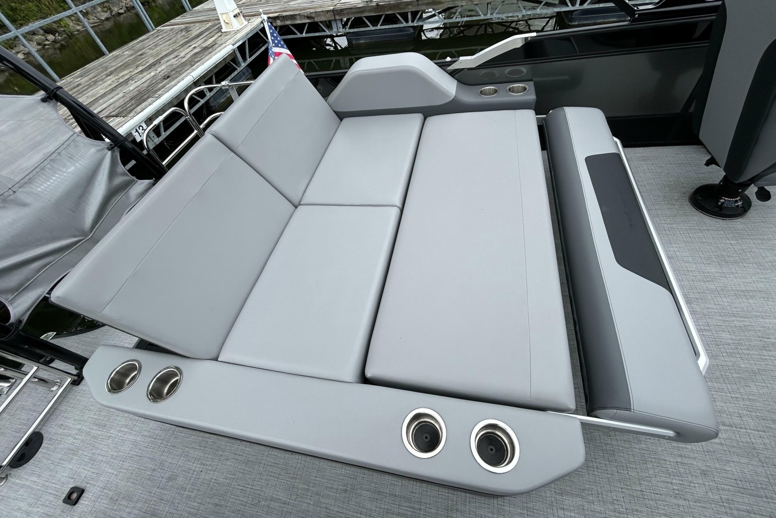 2025 South Bay 525 Tritoon