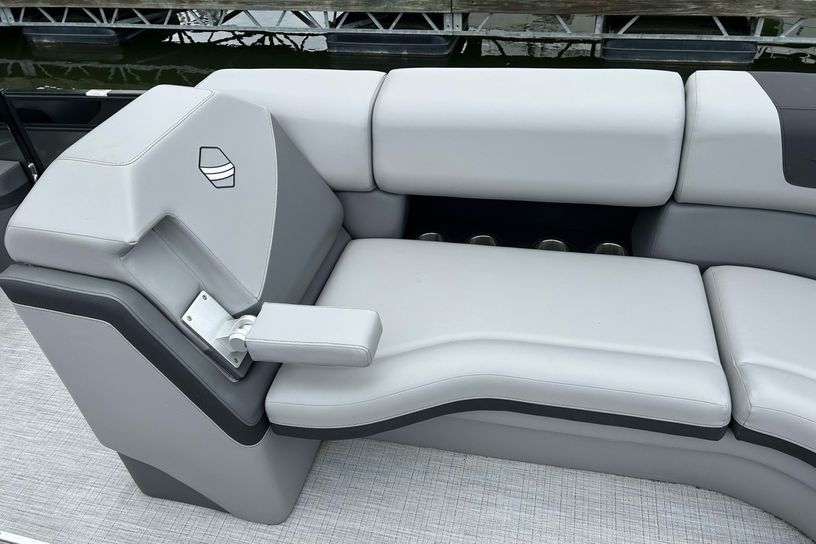 2025 South Bay 525 Tritoon