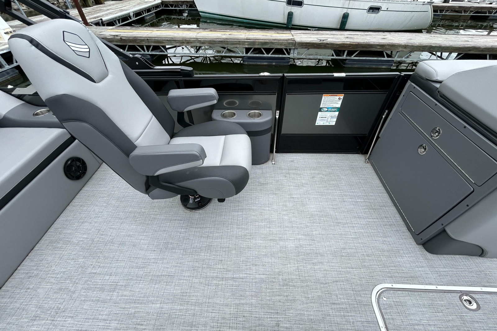 2025 South Bay 525 Tritoon