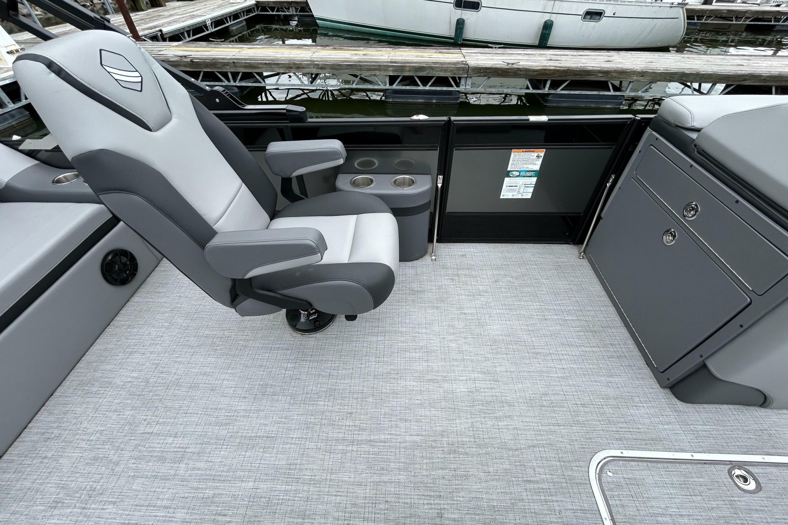 2025 South Bay 525 Tritoon