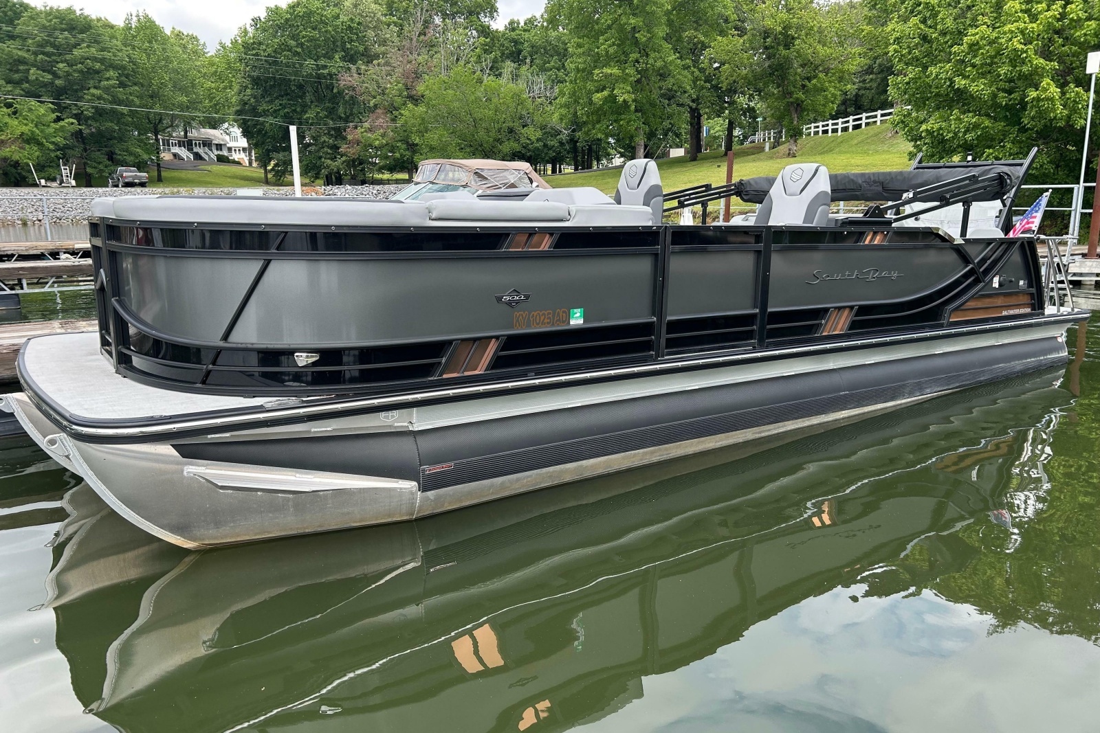 2025 South Bay 525 Tritoon