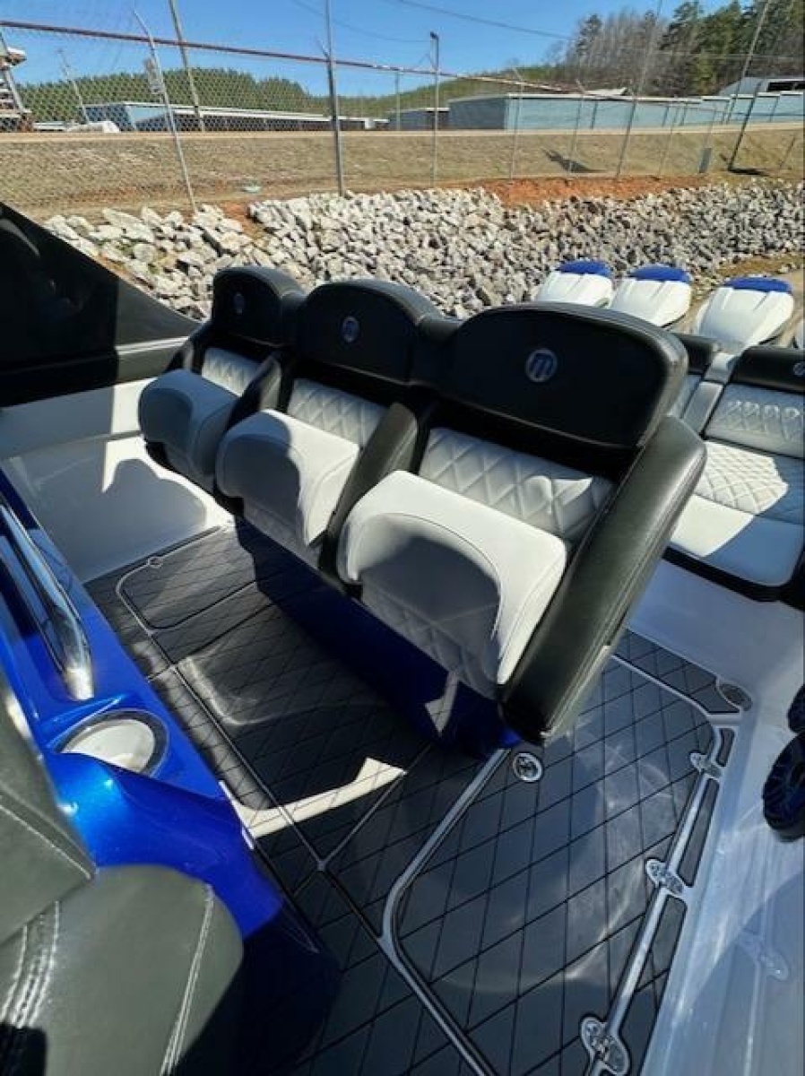 2019 Mystic M4200