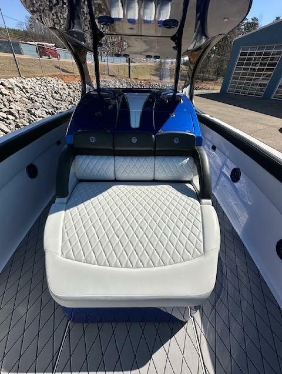 2019 Mystic M4200
