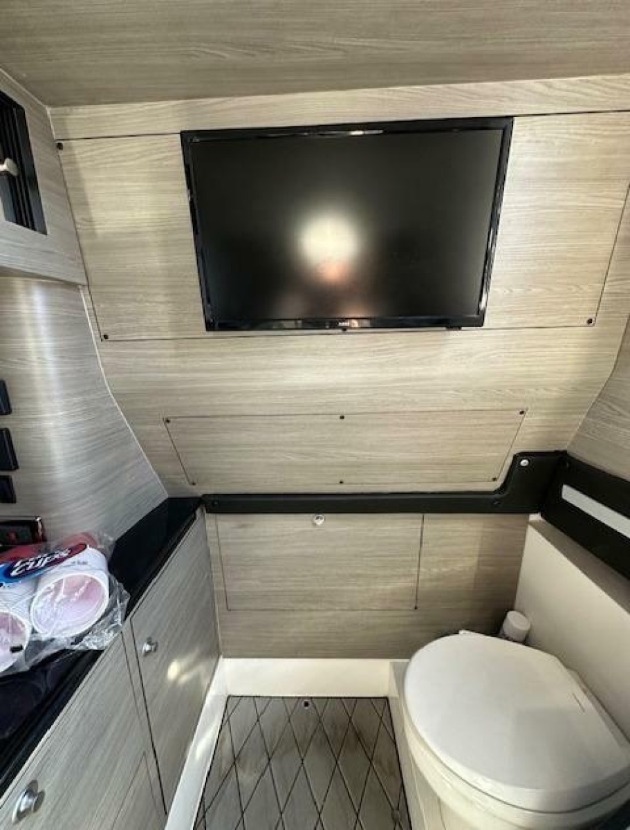 2019 Mystic M4200