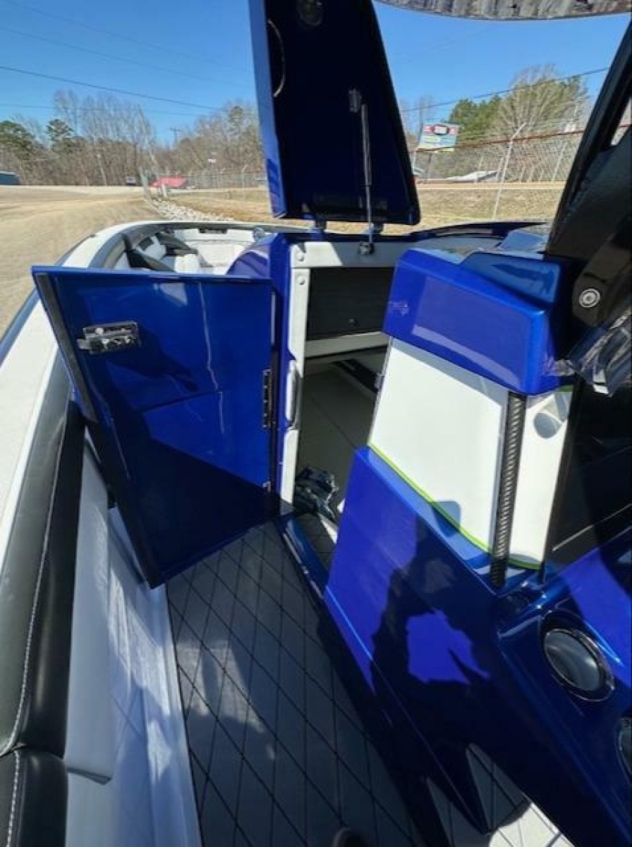 2019 Mystic M4200