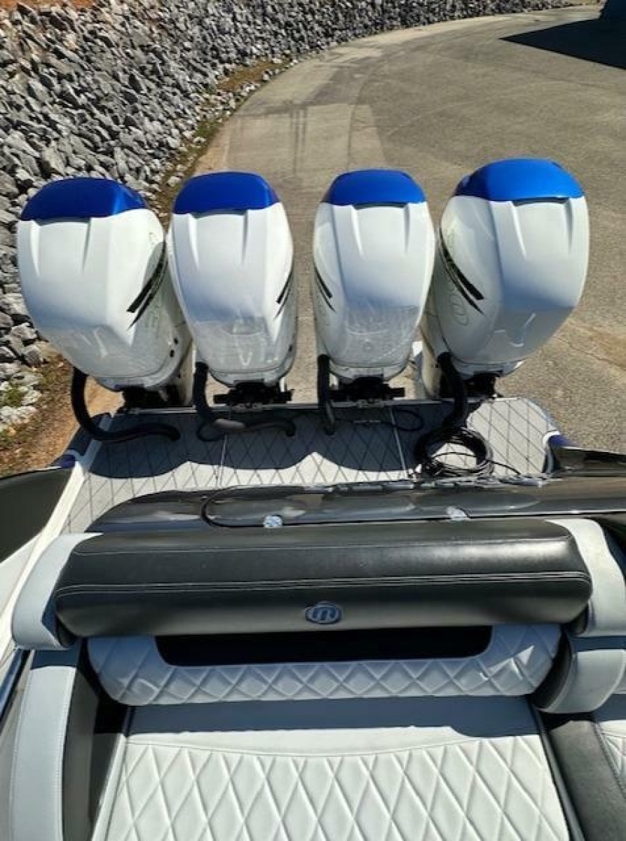 2019 Mystic M4200