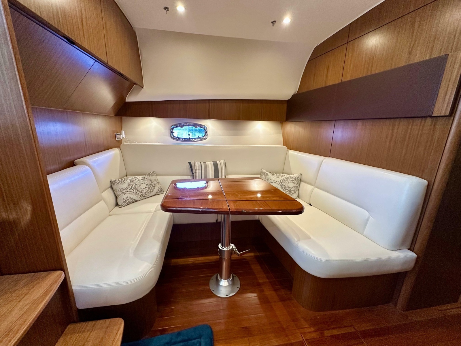 2018 Tiara Yachts 4300 Open