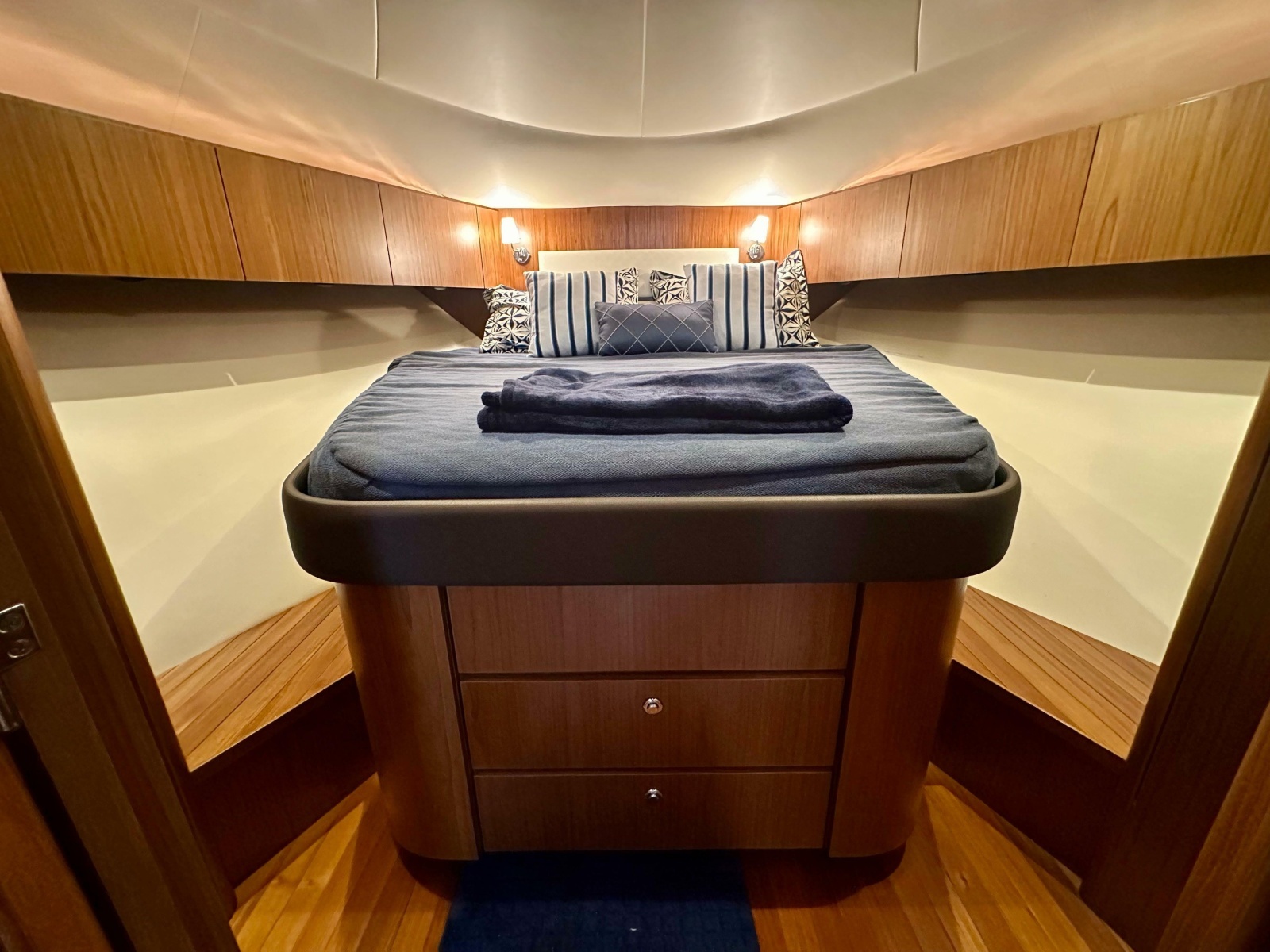 2018 Tiara Yachts 4300 Open