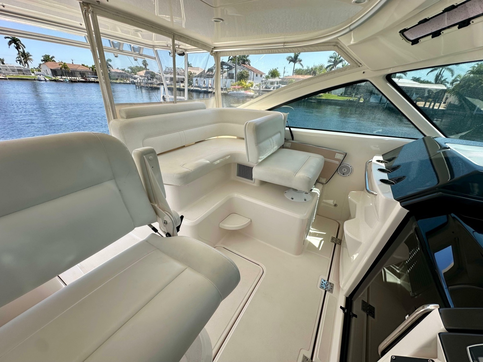 2018 Tiara Yachts 4300 Open