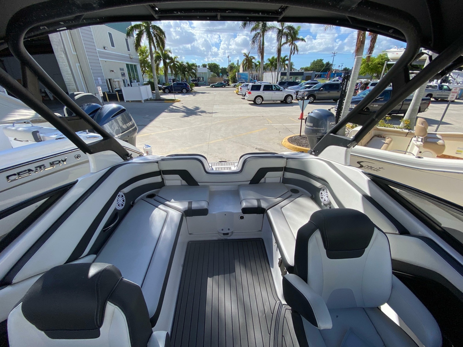 2018 Yamaha Boats 242 Limited S