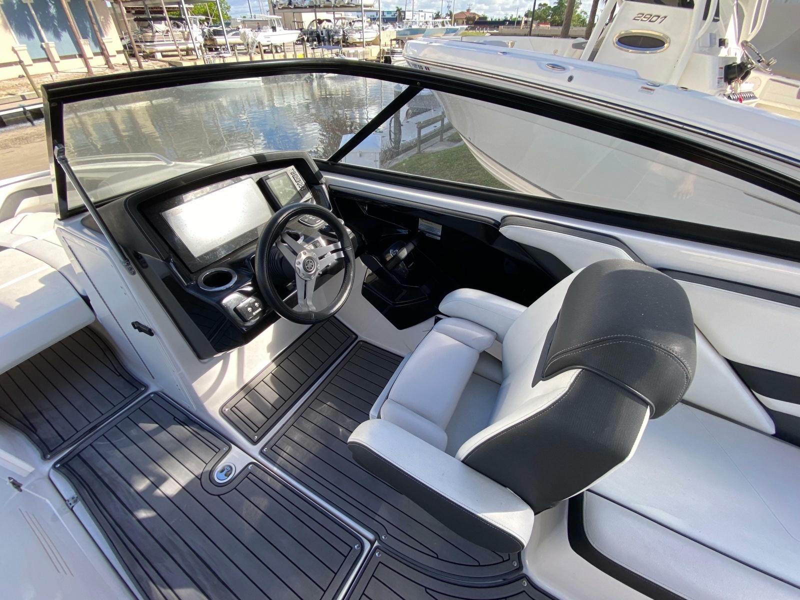 2018 Yamaha Boats 242 Limited S