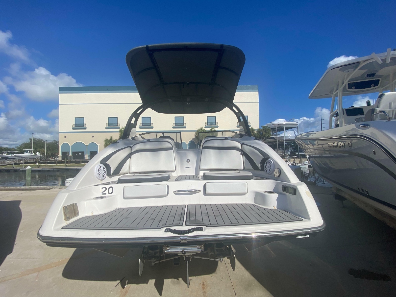 2018 Yamaha Boats 242 Limited S