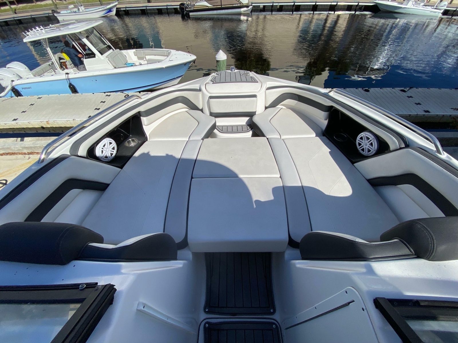 2018 Yamaha Boats 242 Limited S