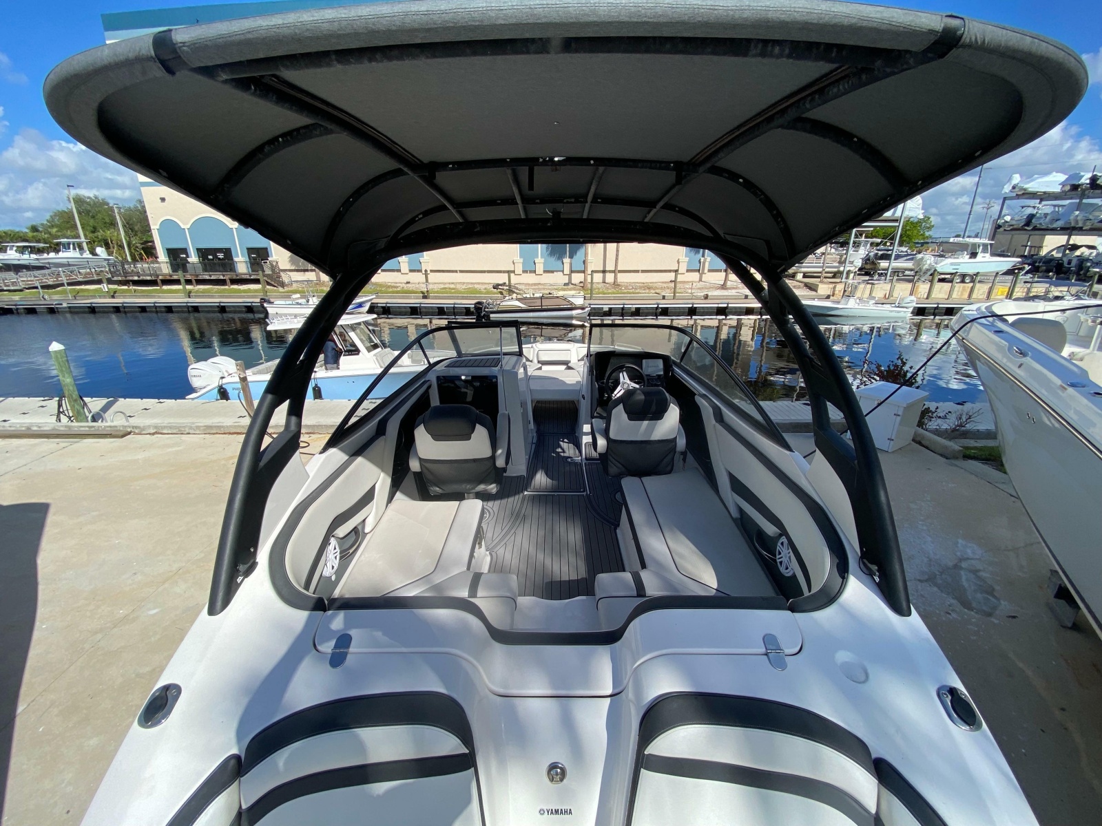2018 Yamaha Boats 242 Limited S