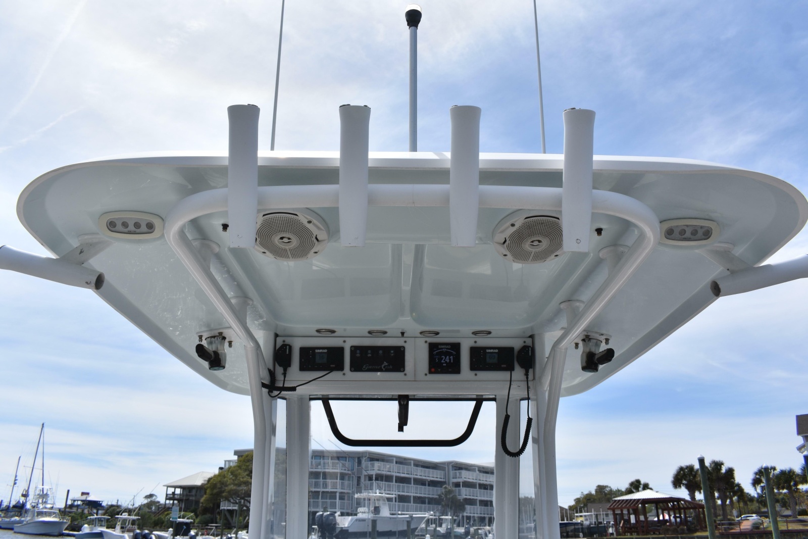 2017 Sea Hunt Gamefish 27FS