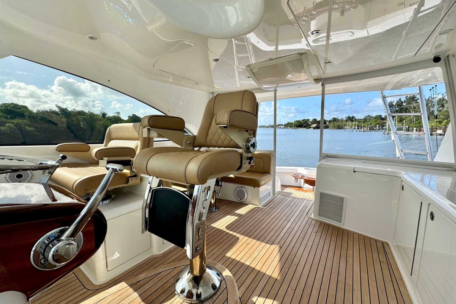 2017 Viking 52 Sport Tower