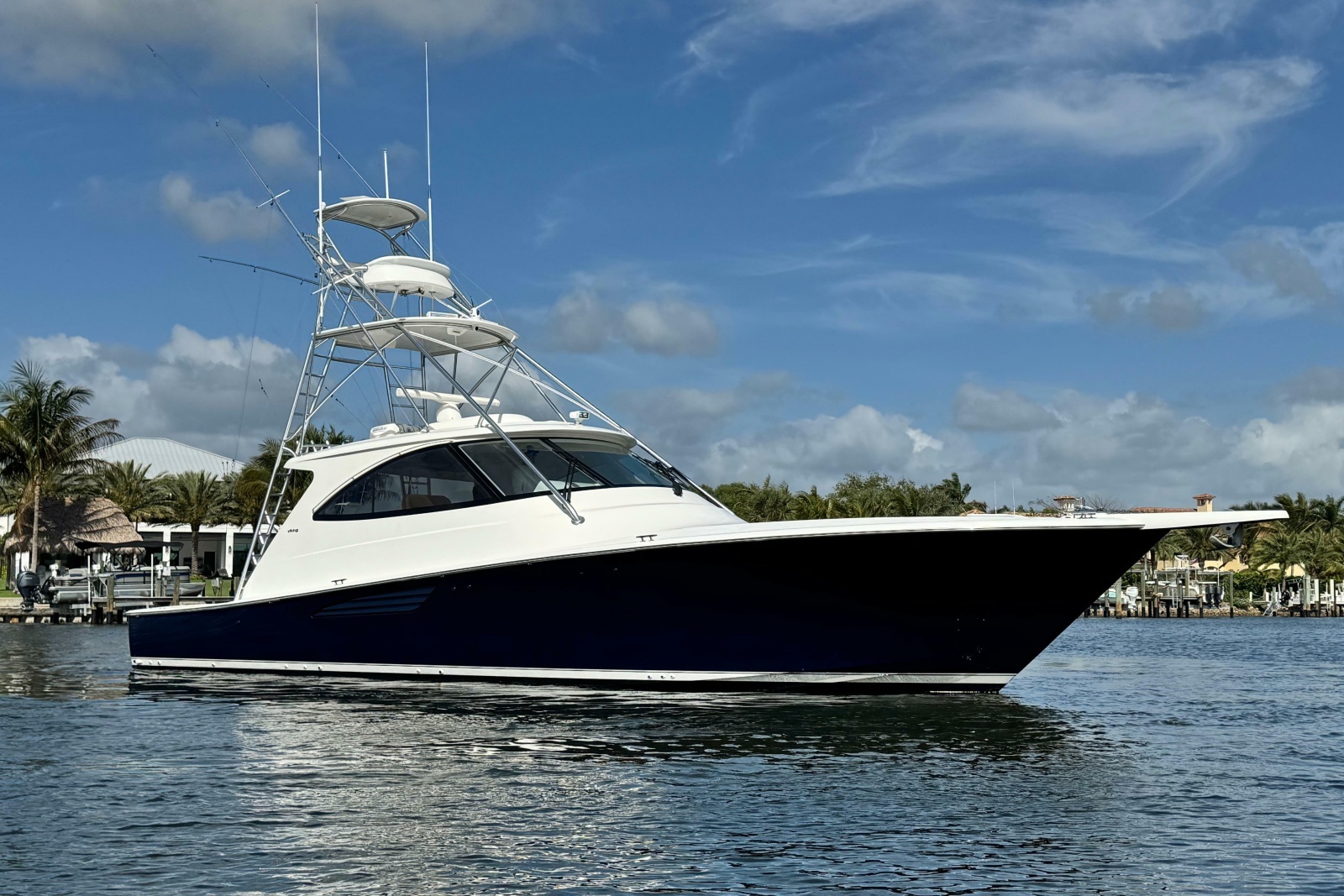 2017 Viking 52 Sport Tower
