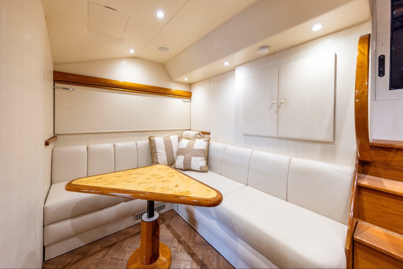 2017 Viking 52 Sport Tower