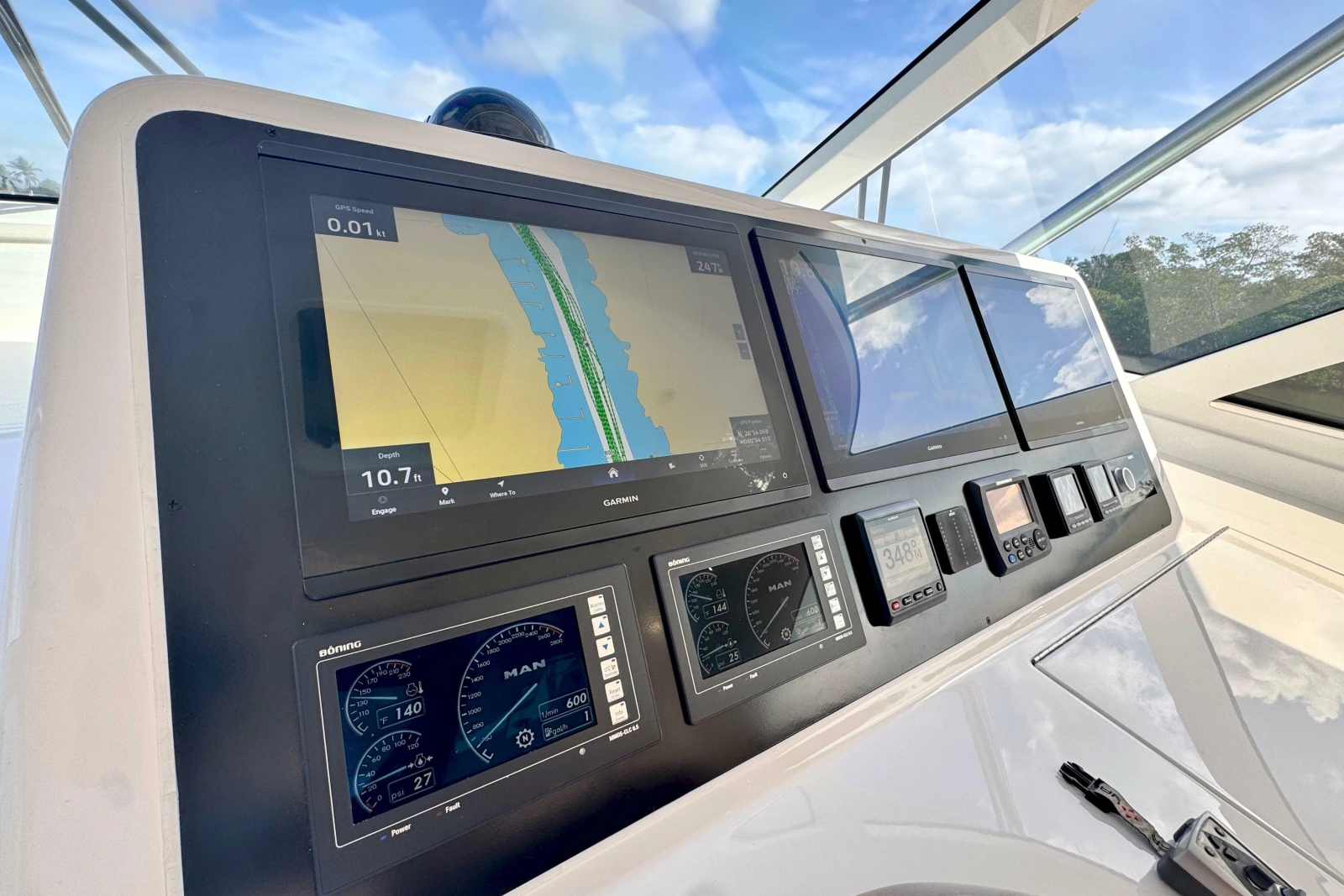 2017 Viking 52 Sport Tower