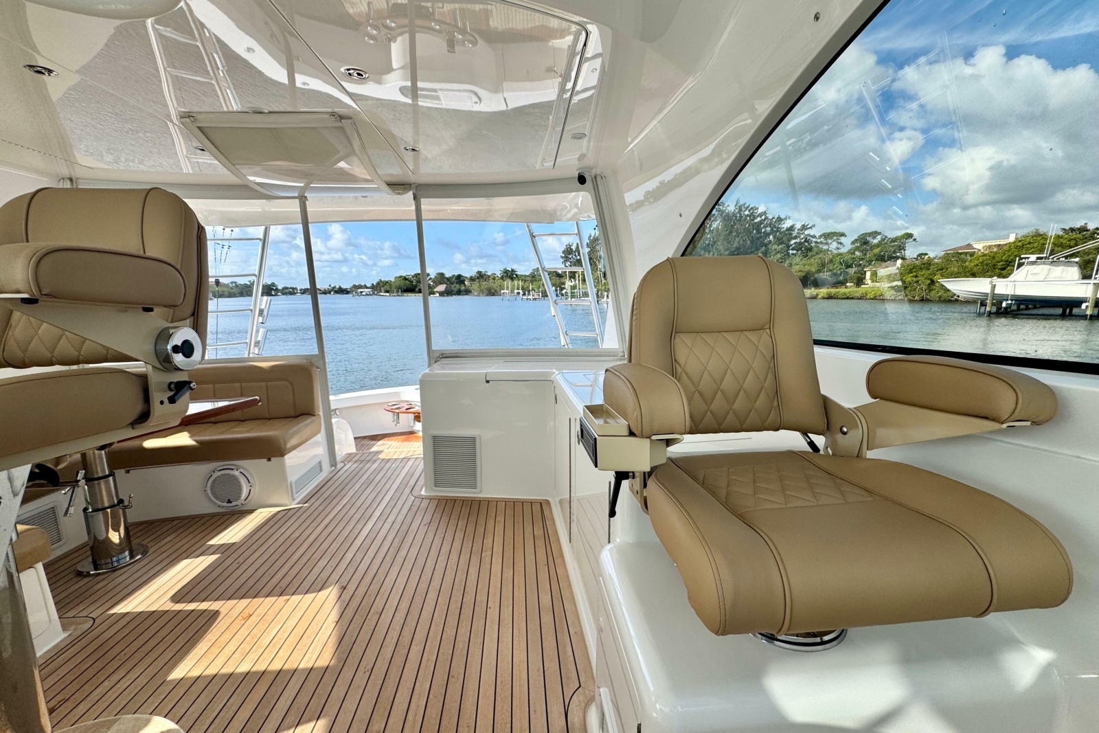 2017 Viking 52 Sport Tower