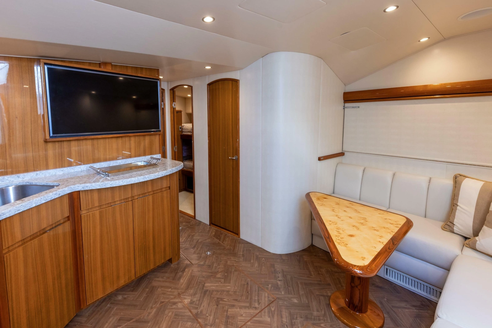 2017 Viking 52 Sport Tower