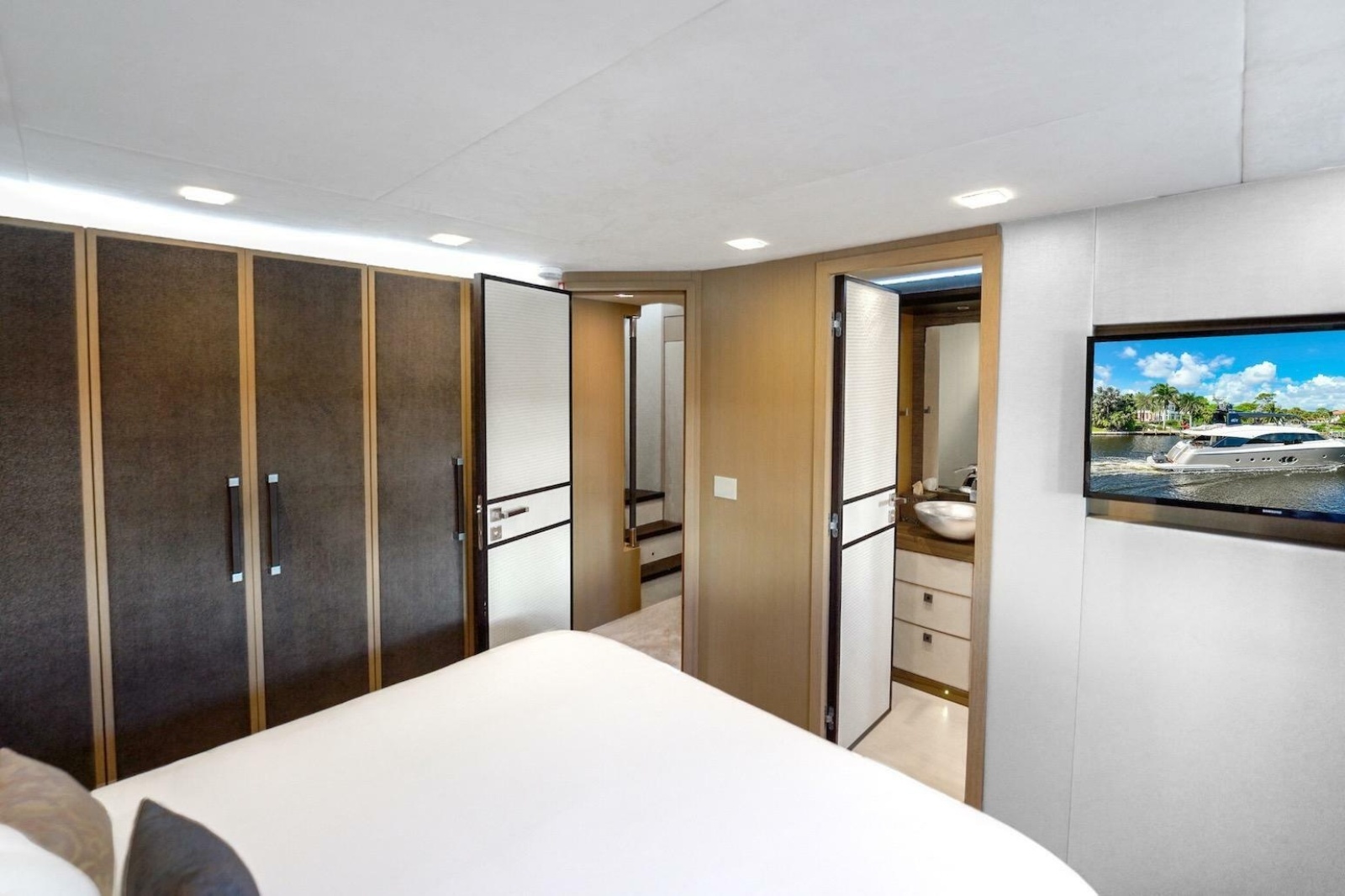 2015 Monte Carlo Yachts MCY 86