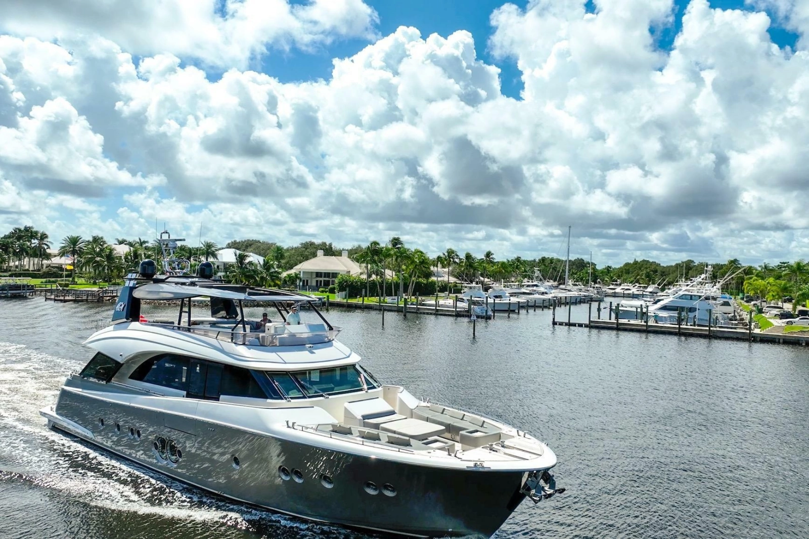 2015 Monte Carlo Yachts MCY 86