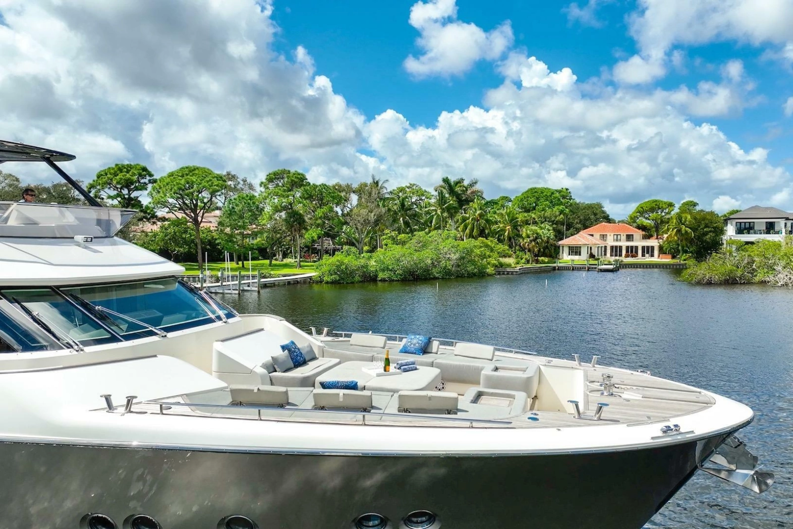 2015 Monte Carlo Yachts MCY 86