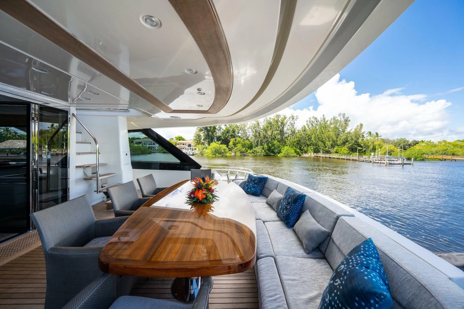 2015 Monte Carlo Yachts MCY 86