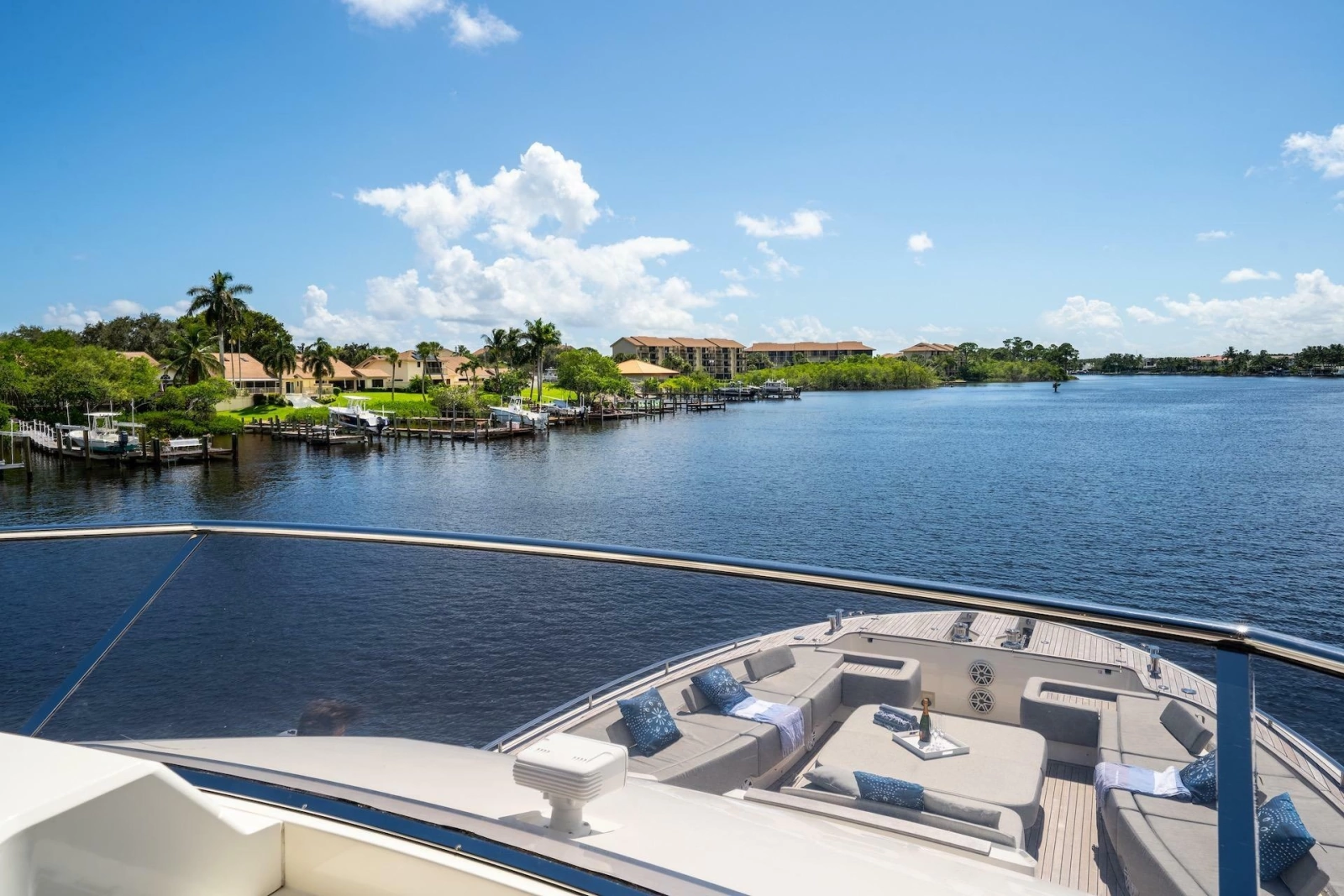 2015 Monte Carlo Yachts MCY 86