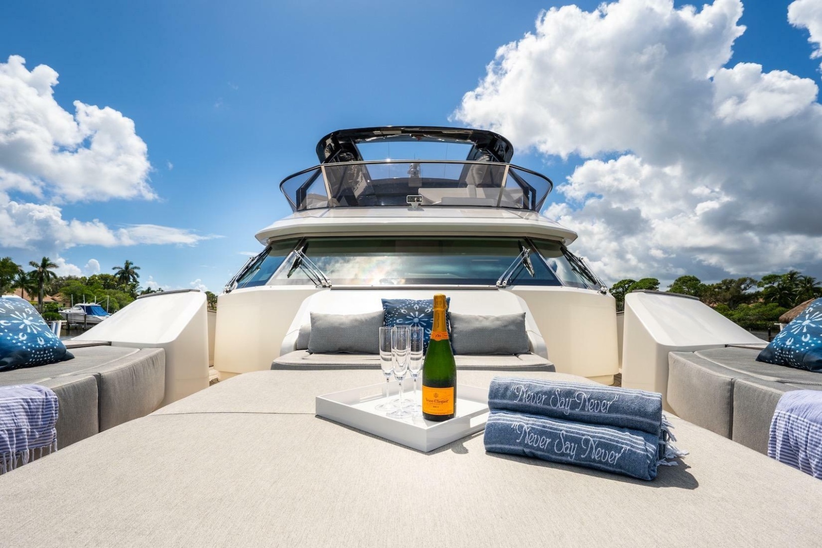 2015 Monte Carlo Yachts MCY 86