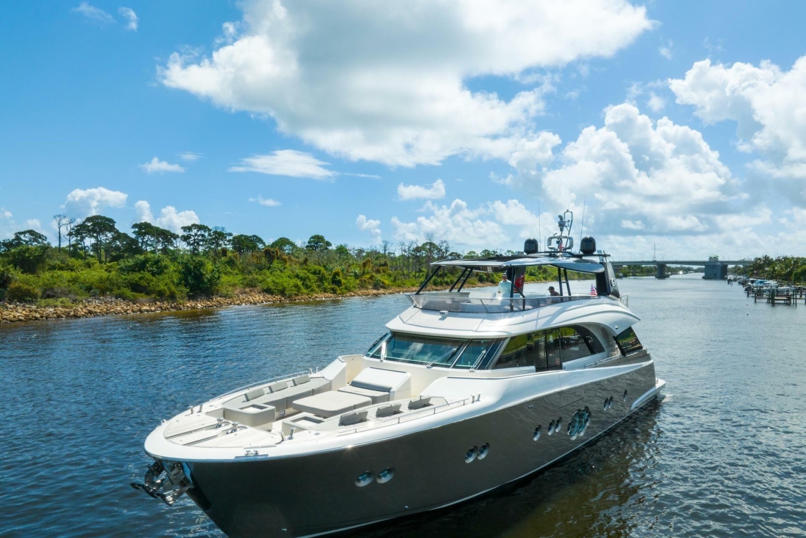 2015 Monte Carlo Yachts MCY 86