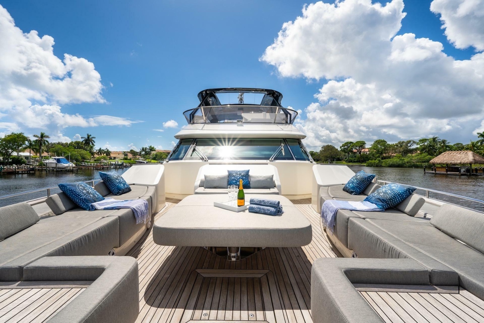 2015 Monte Carlo Yachts MCY 86
