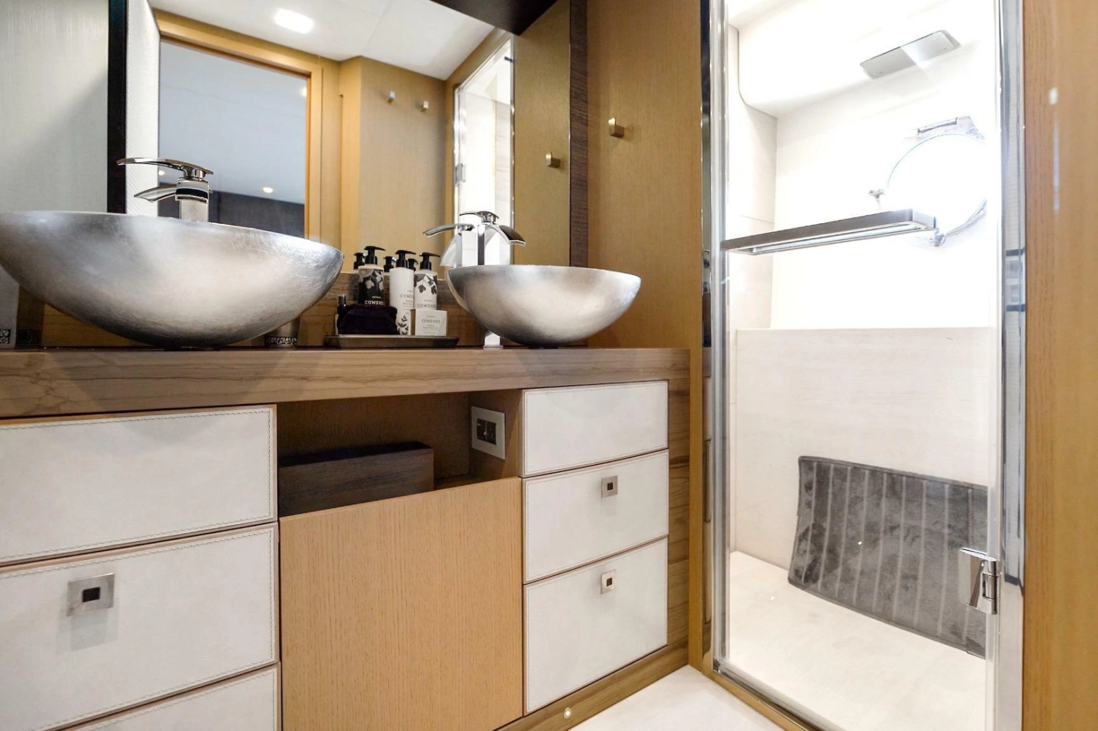 2015 Monte Carlo Yachts MCY 86