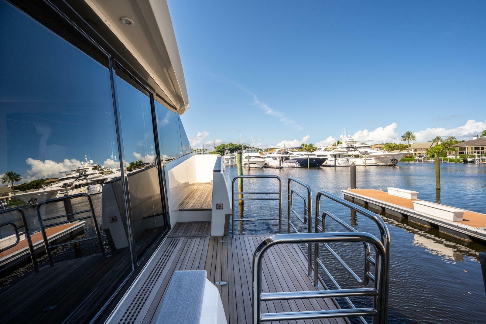 2015 Monte Carlo Yachts MCY 86