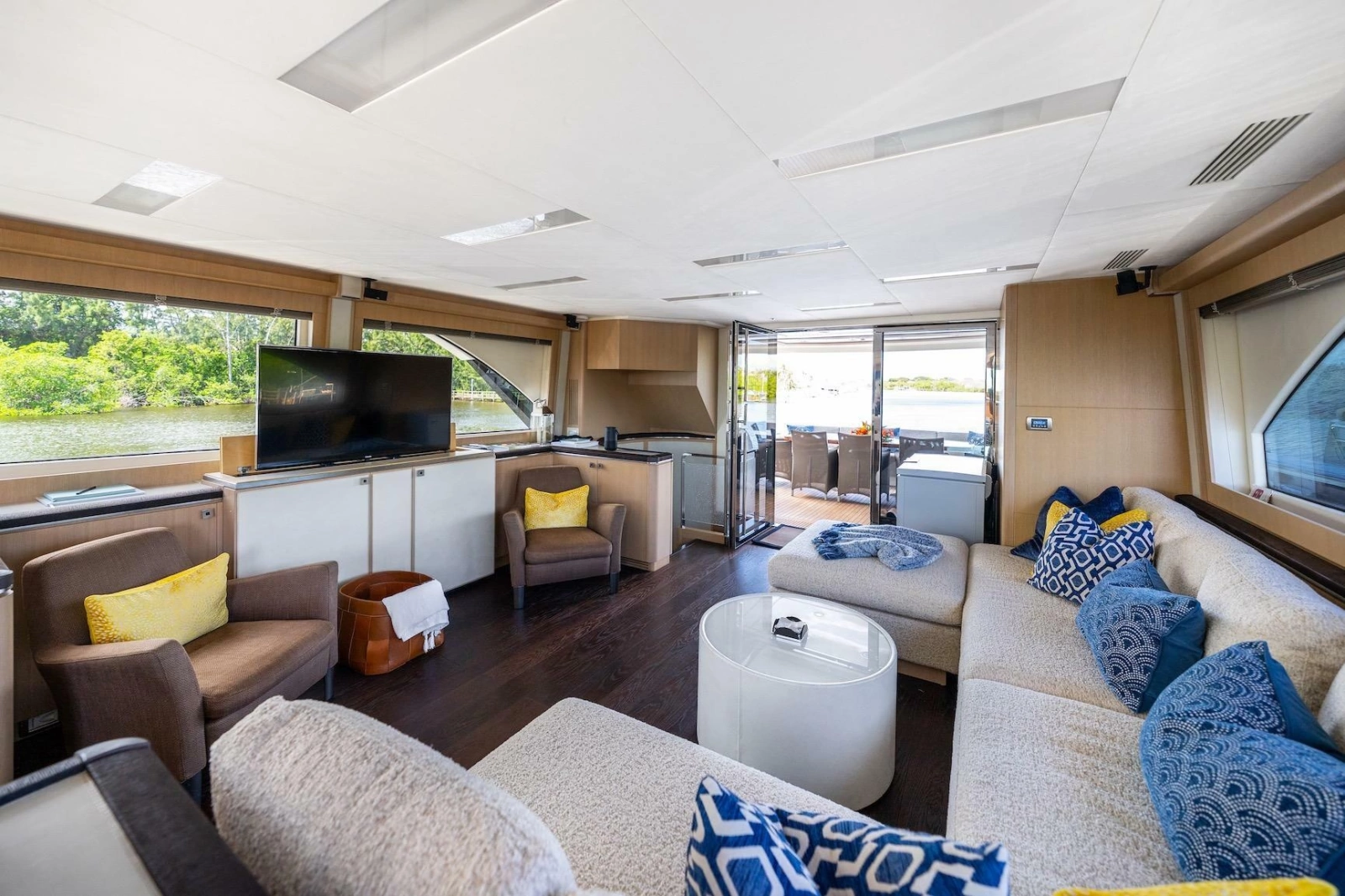 2015 Monte Carlo Yachts MCY 86