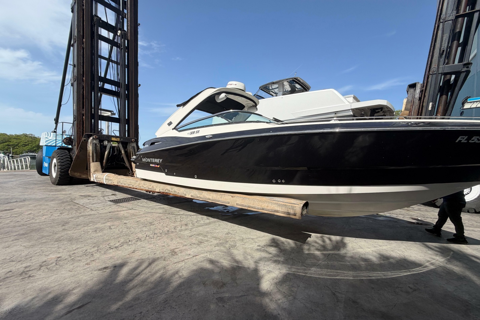 2014 Monterey 328SS Super Sport
