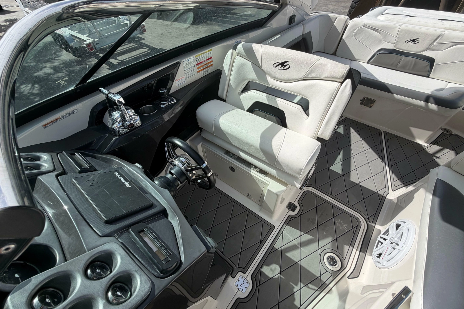 2014 Monterey 328SS Super Sport