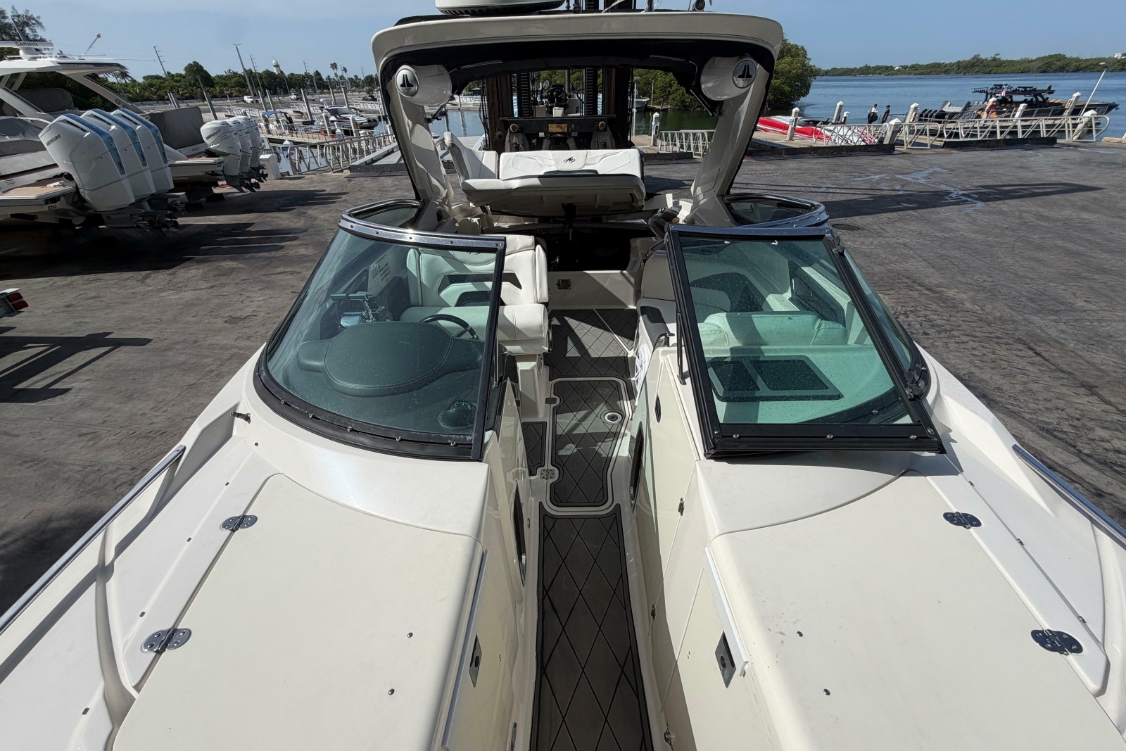 2014 Monterey 328SS Super Sport