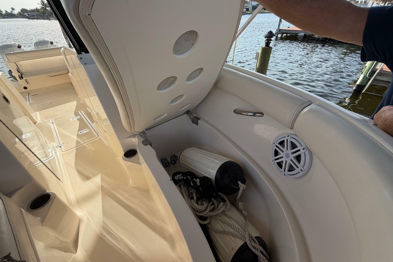 2014 Pursuit DC 265 Dual Console
