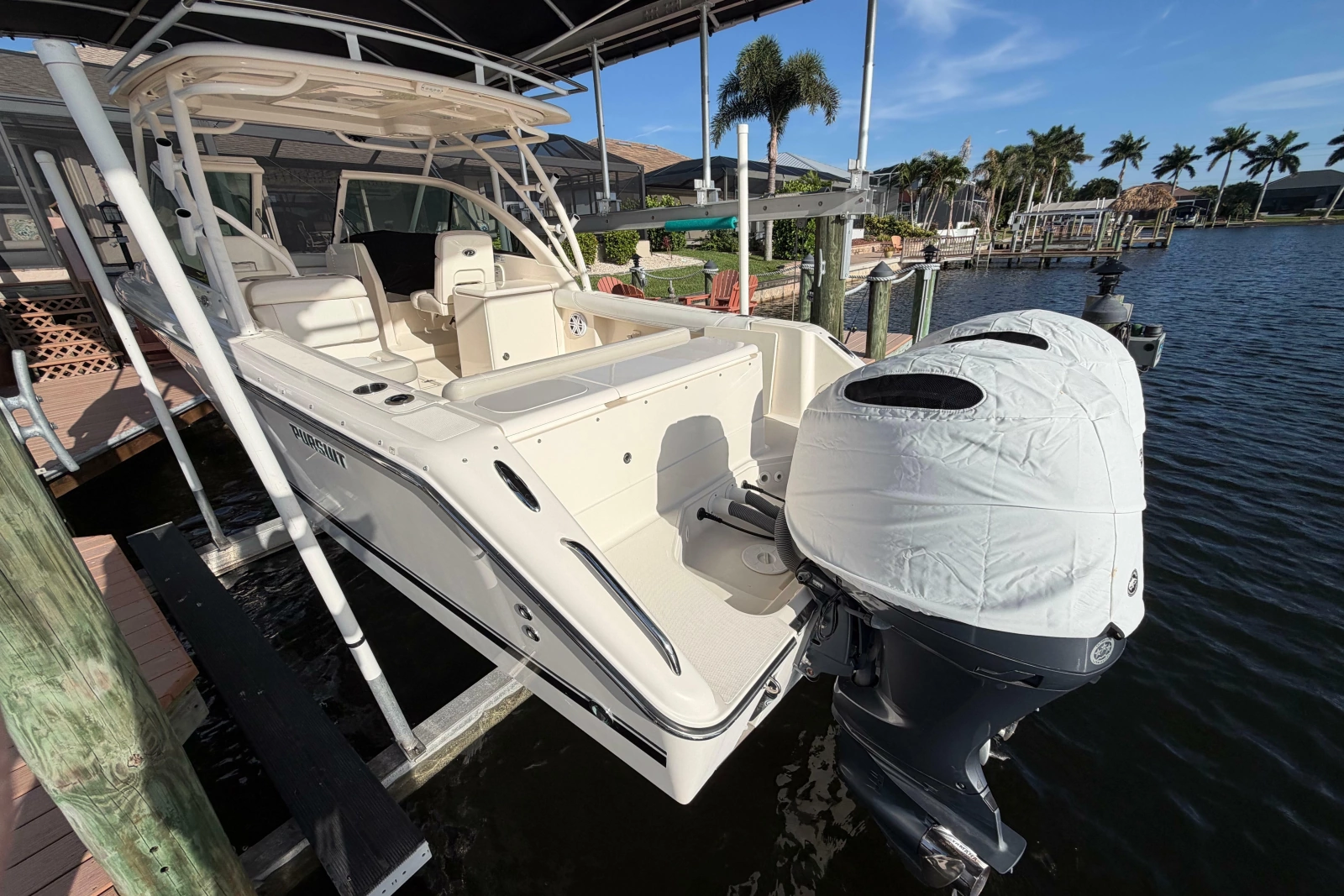 2014 Pursuit DC 265 Dual Console