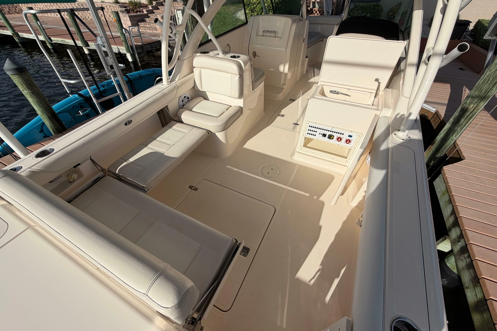 2014 Pursuit DC 265 Dual Console