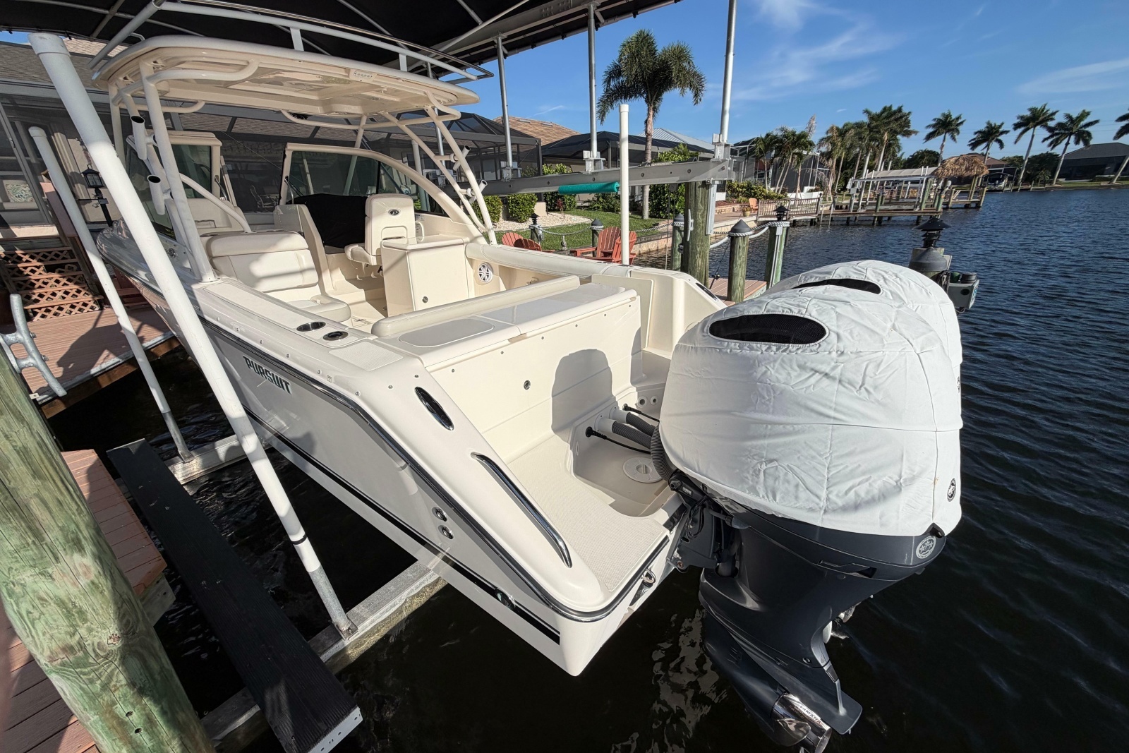2014 Pursuit DC 265 Dual Console