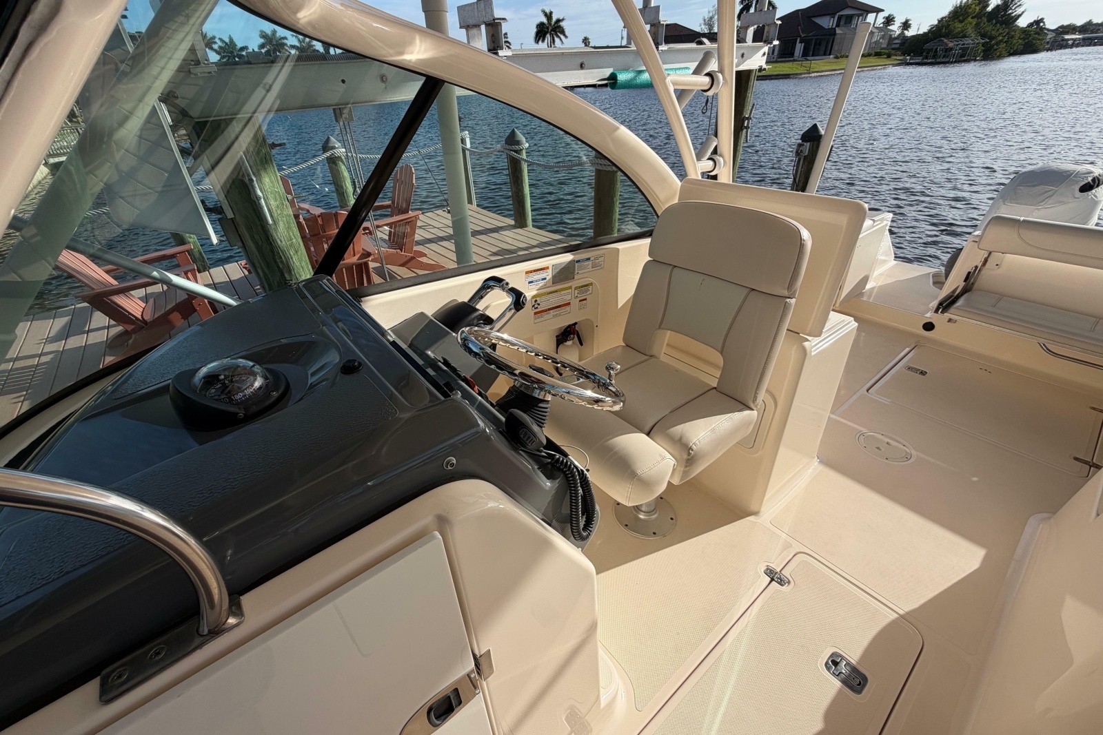 2014 Pursuit DC 265 Dual Console