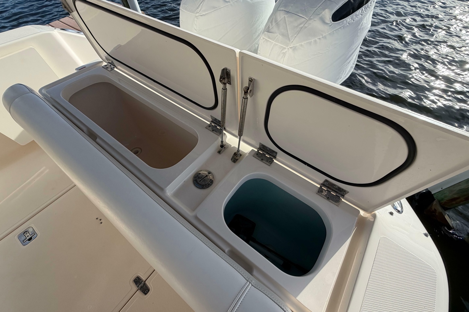 2014 Pursuit DC 265 Dual Console