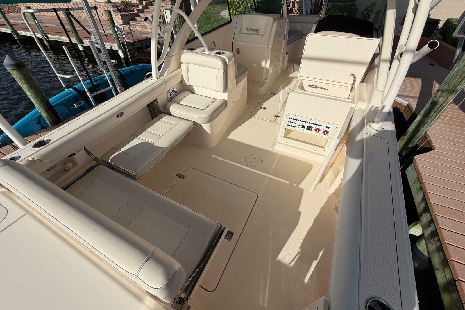 2014 Pursuit DC 265 Dual Console
