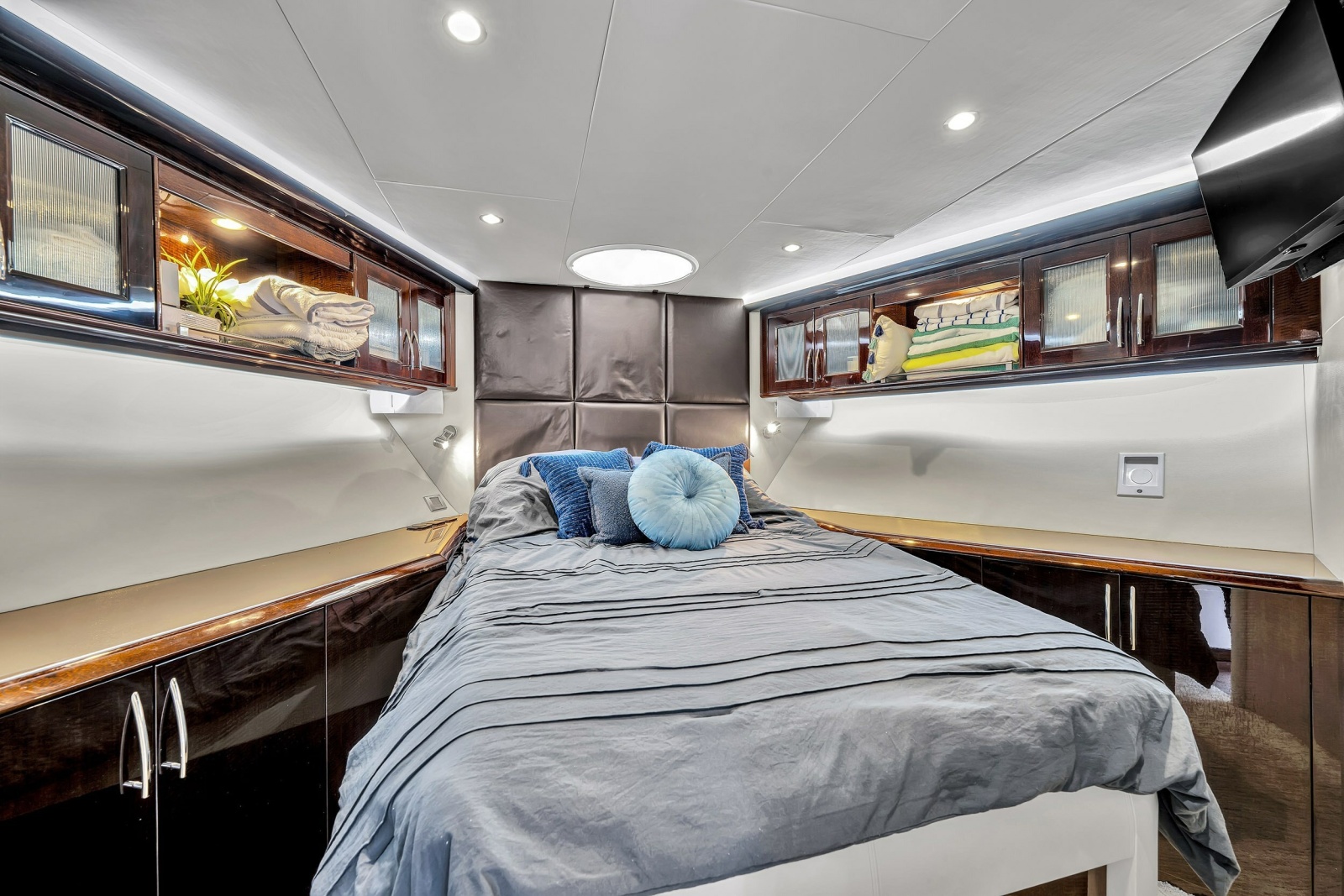 2008 Lazzara Yachts LSX 75